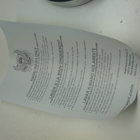 Phillies travel mug never used - Picture 5 of 6